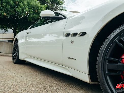 Used 2013 Maserati GranTurismo Sport image 28