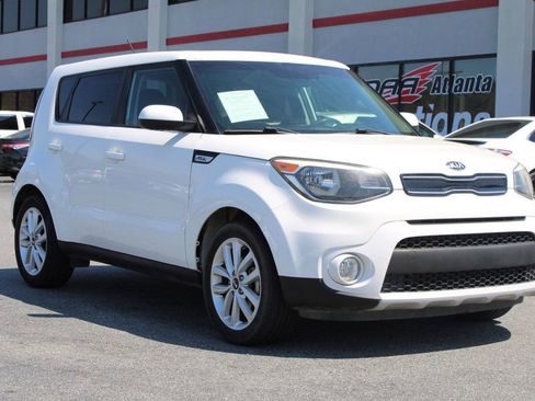 Used 2019 Kia Soul + image 1
