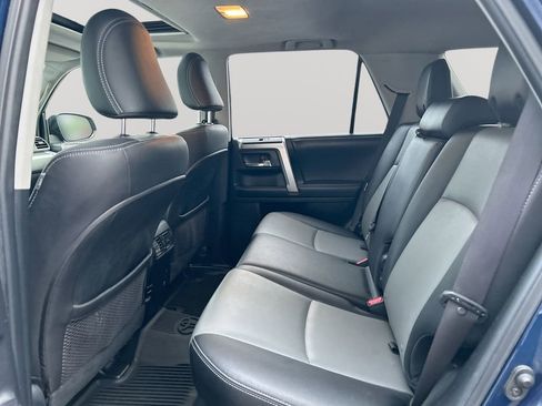 Used 2018 Toyota 4Runner SR5 Premium AWD/4WD image 27