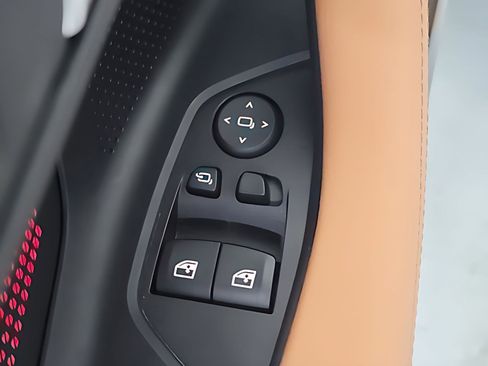 Used 2025 BMW 230i Coupe w/ Convenience Package image 6