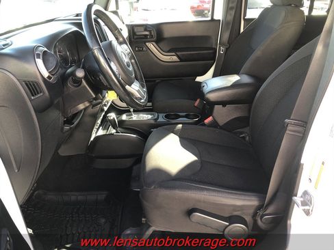 Used 2017 Jeep Wrangler Unlimited Sport image 11