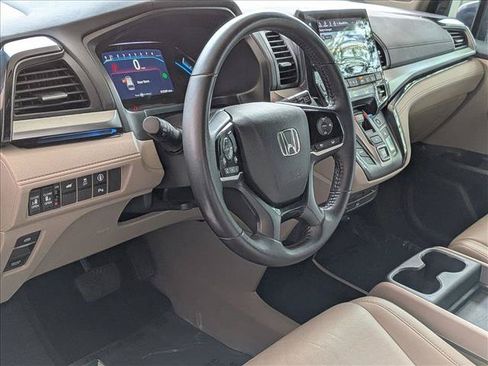 Certified 2022 Honda Odyssey Touring image 9