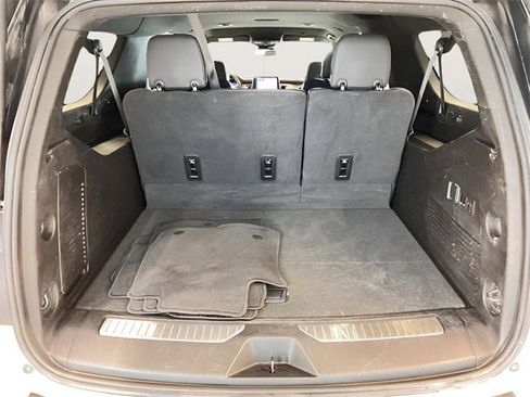 Certified 2024 Chevrolet Suburban Premier image 6