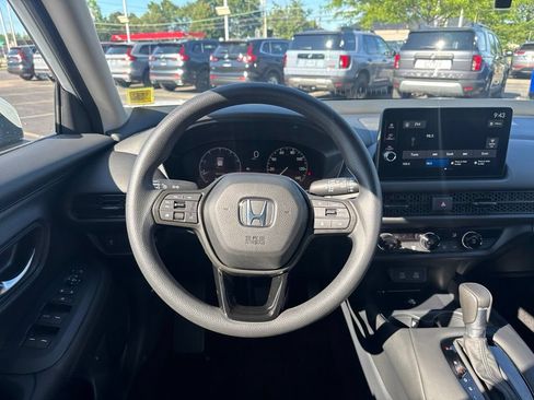 Certified 2027 Honda HR-V LX image 20