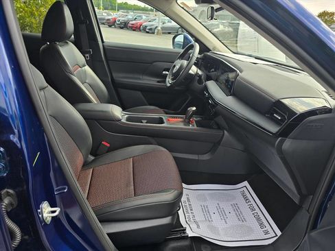 Used 2025 Nissan Kicks SR FWD image 14
