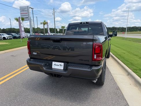 New 2026 RAM 2500 Big Horn AWD/4WD image 8