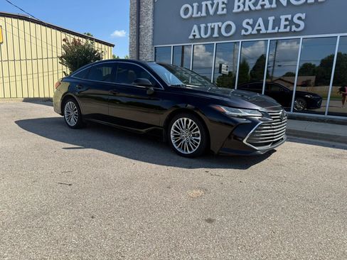Used 2020 Toyota Avalon Limited w/ Advanced Safety Package FWD image 2