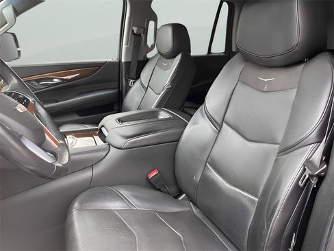 Used 2020 Cadillac Escalade Luxury image 20