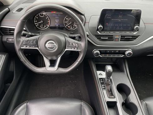 Used 2022 Nissan Altima 2.5 SR FWD image 10