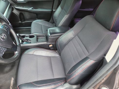 Used 2016 Toyota Camry SE image 9