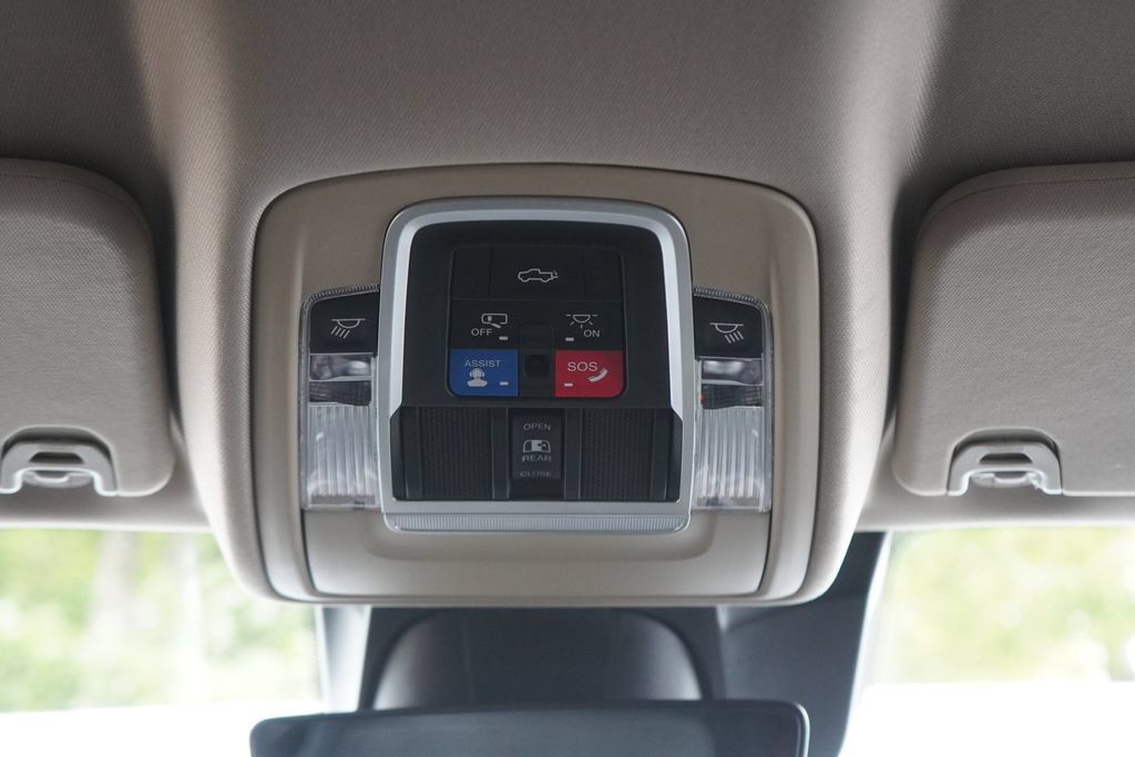 Used 2019 RAM 1500 Laramie AWD/4WD image 28
