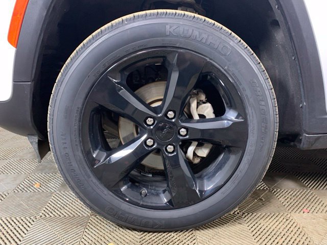 Used 2023 Jeep Grand Cherokee Altitude AWD/4WD image 35
