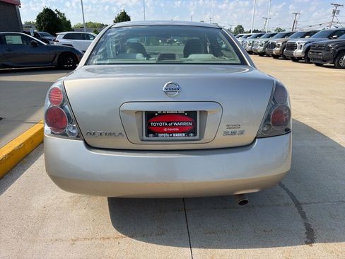 Used 2005 Nissan Altima 2.5 S w/ (F01) Convenience Pkg FWD image 6