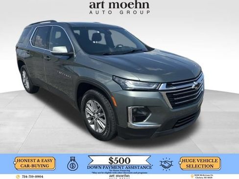 Used 2022 Chevrolet Traverse LT FWD image 1