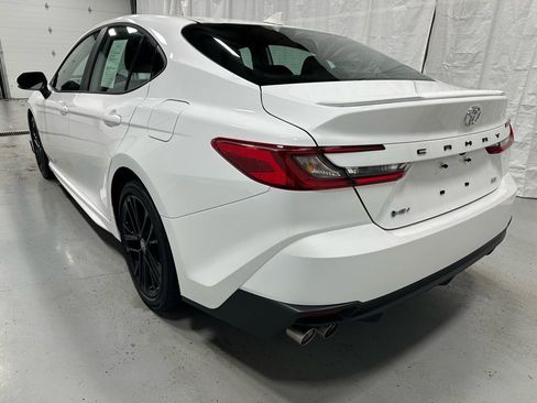 Used 2025 Toyota Camry SE image 5