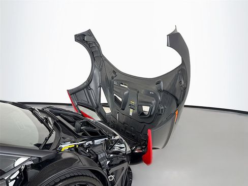 Used 2022 Lamborghini Huracan STO RWD image 32