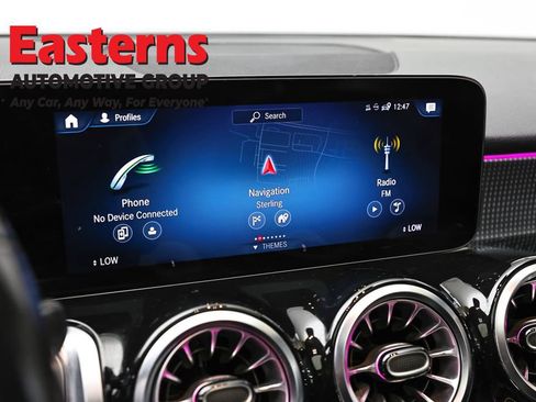 Used 2022 Mercedes-Benz GLB 250 4MATIC w/ Premium Package Lite image 17