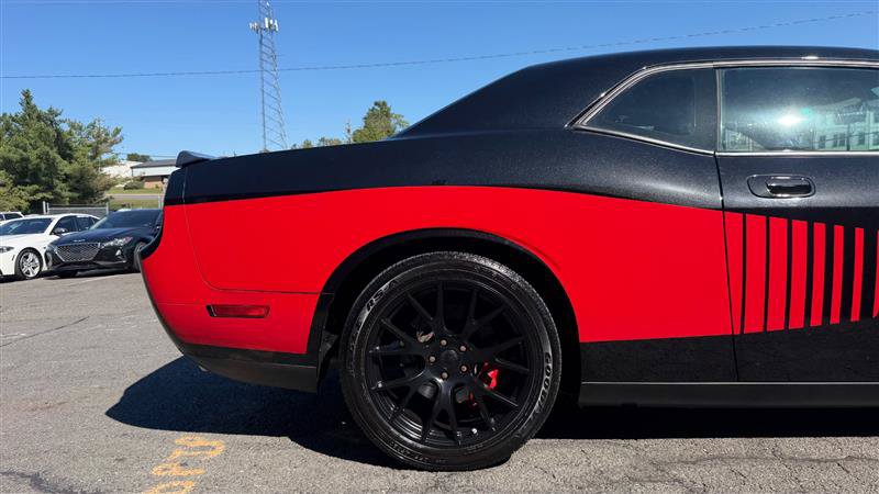 Used 2010 Dodge Challenger SRT8 w/ SRT Option Group II RWD image 5