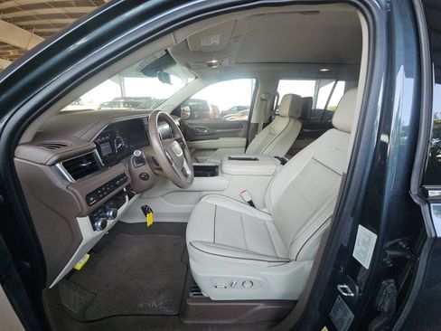 Used 2021 GMC Yukon Denali w/ Denali Premium Package AWD/4WD image 7