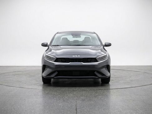 Used 2025 Kia K4 FWD image 2