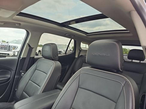 Used 2019 GMC Terrain Denali w/ Comfort Package AWD/4WD image 12