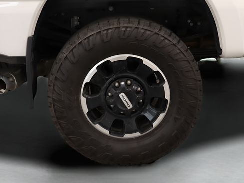 Used 2025 Ford F350 Platinum w/ Tremor Off-Road Package AWD/4WD image 38