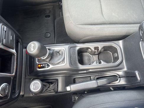 Used 2021 Jeep Wrangler Unlimited Sport AWD/4WD image 27