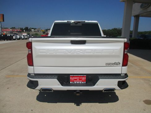 Used 2020 Chevrolet Silverado 1500 High Country w/ Technology Package AWD/4WD image 6