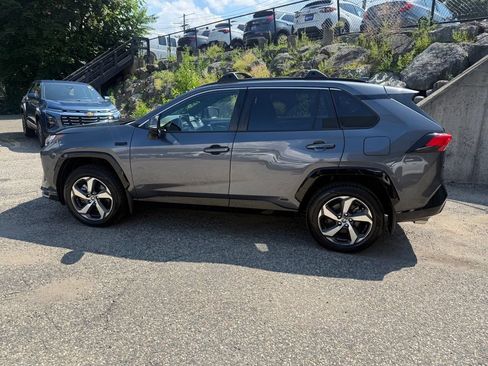 Used 2024 Toyota RAV4 SE w/ Weather & Moonroof Package AWD/4WD image 3