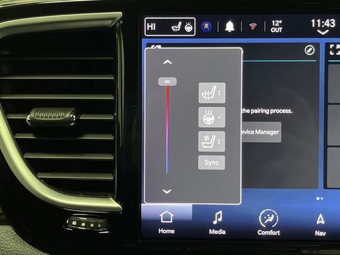 Used 2022 Chrysler Pacifica Limited w/ Uconnect Theater Family Group image 8