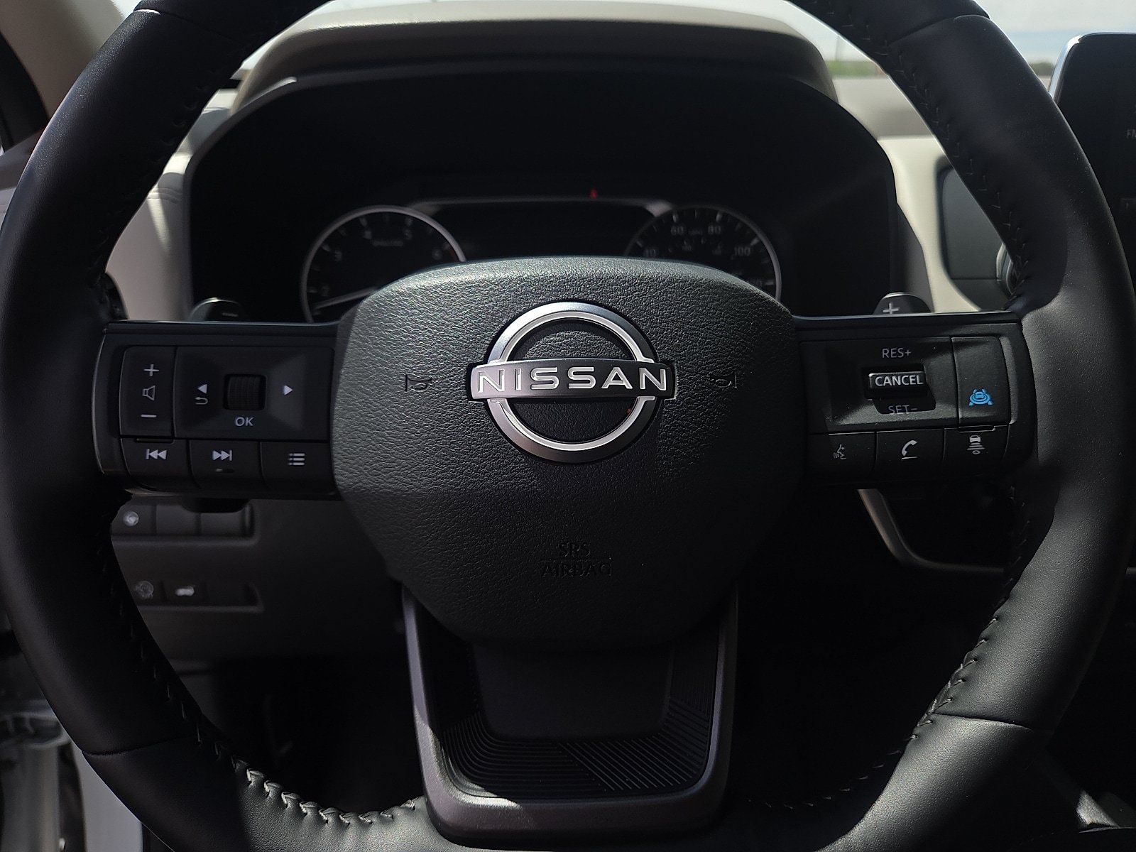 Used 2025 Nissan Rogue SV AWD/4WD image 12