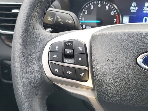 Certified 2023 Ford Explorer Limited w/ Limited Technology Package image 17