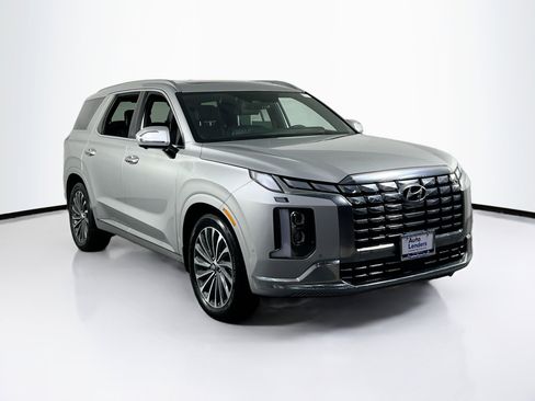 Used 2024 Hyundai Palisade Calligraphy image 3