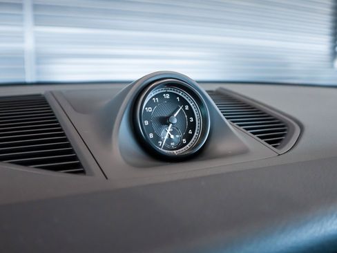 Used 2025 Porsche Macan image 23