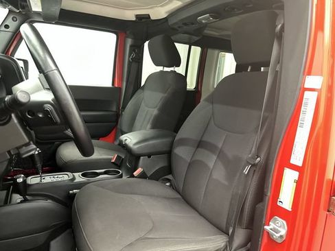Used 2015 Jeep Wrangler Unlimited Sport w/ Quick Order Package 24S AWD/4WD image 16