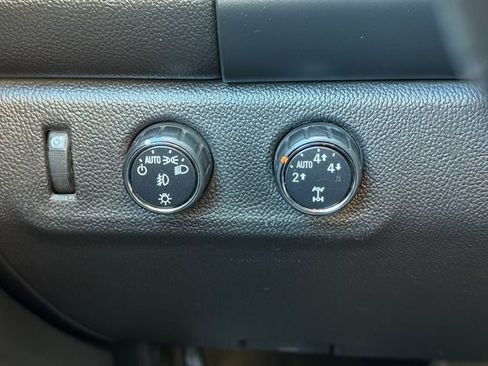 Used 2016 GMC Canyon SLE image 25