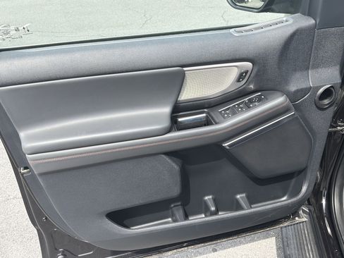 Used 2025 Ford Expedition Active AWD/4WD image 16