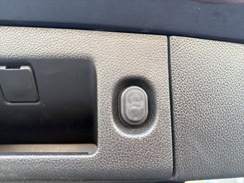 Used 2018 Chevrolet Tahoe LT w/ RST Edition image 10