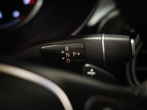 Used 2018 Mercedes-Benz GLC 300 4MATIC image 21