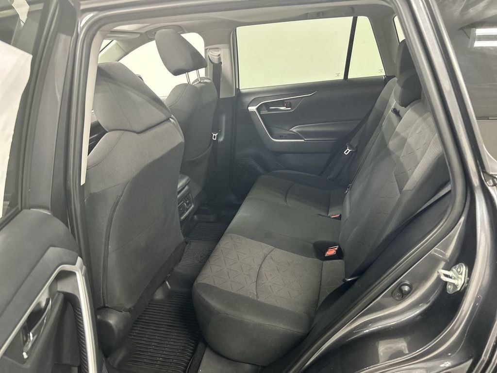 Used 2019 Toyota RAV4 XLE AWD/4WD image 20