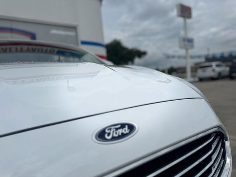 Used 2020 Ford Fusion SE w/ Equipment Group 151A FWD image 11