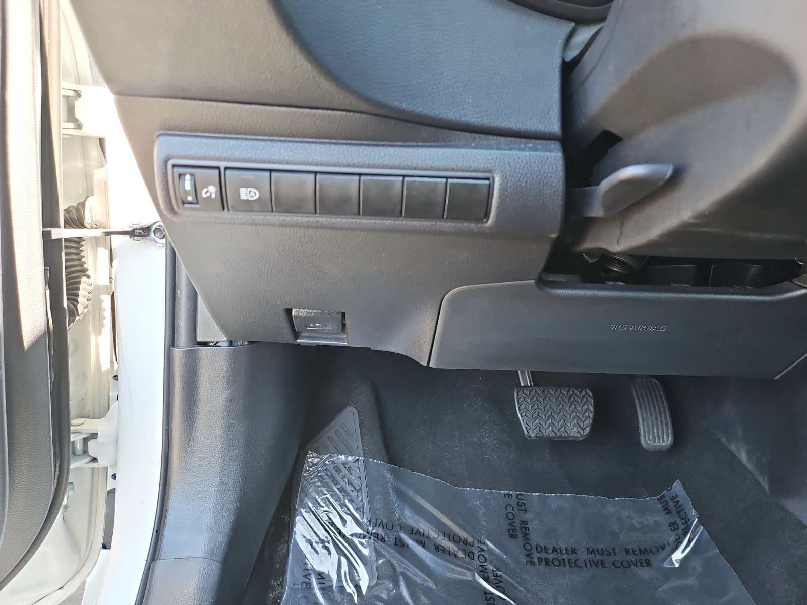 Used 2025 Toyota Corolla LE FWD image 25