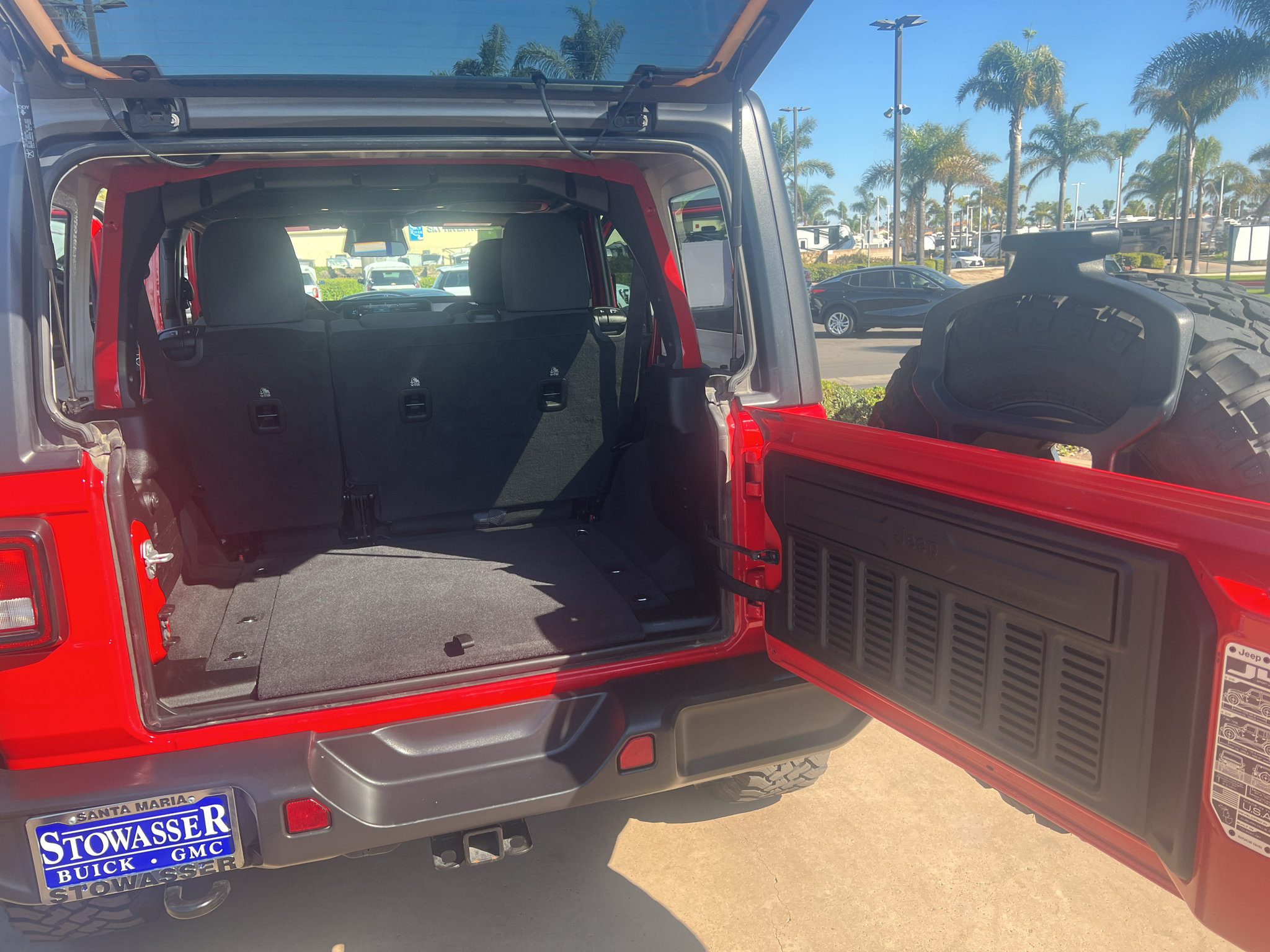 Used 2025 Jeep Wrangler Unlimited Sport AWD/4WD image 17