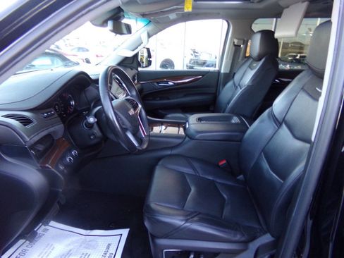 Used 2019 Cadillac Escalade ESV Luxury image 10