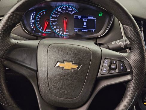 Used 2019 Chevrolet Trax LS w/ LPO, Protection Package FWD image 9