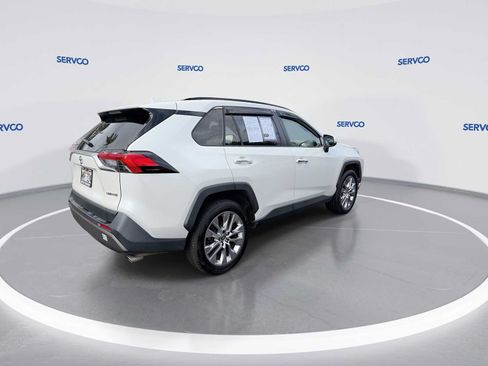 Used 2022 Toyota RAV4 Limited FWD image 8