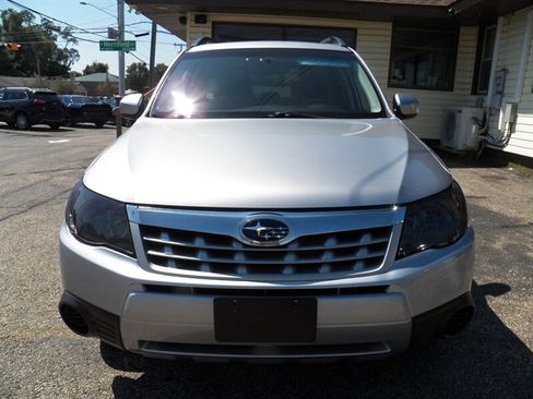 Used 2012 Subaru Forester 2.5X Premium AWD/4WD image 5