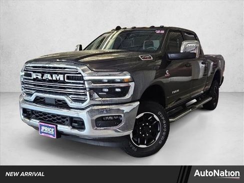 Used 2025 RAM 2500 Laramie AWD/4WD image 1