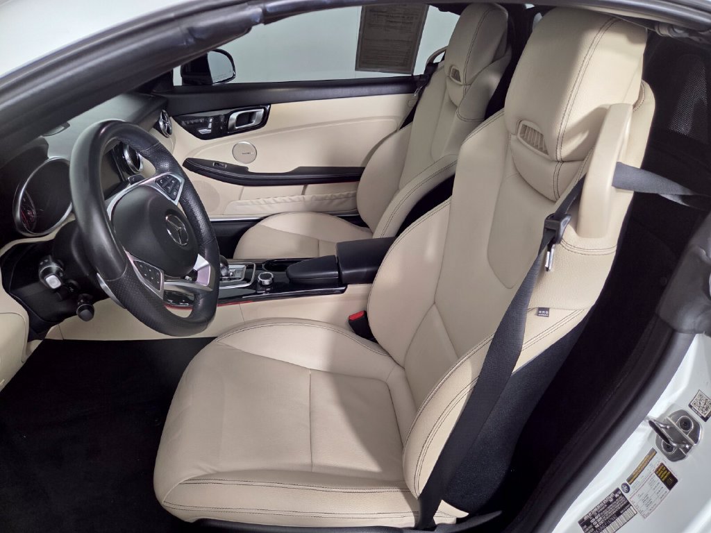 Used 2020 Mercedes-Benz SLC 300 image 9