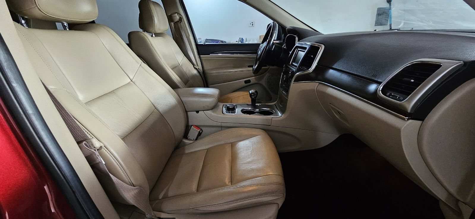 Used 2014 Jeep Grand Cherokee Limited AWD/4WD image 17